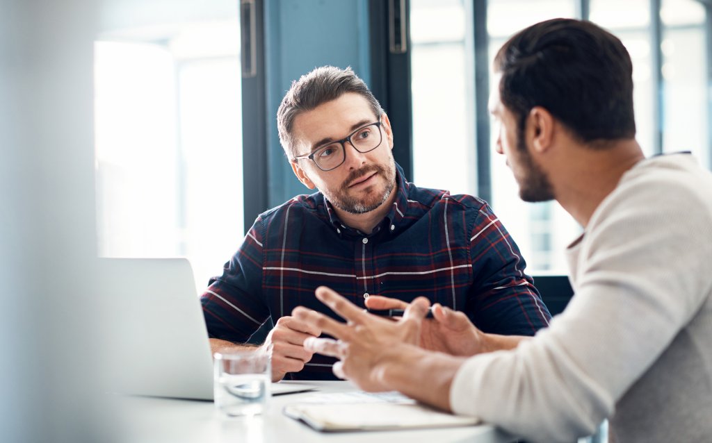 collega's in gesprek